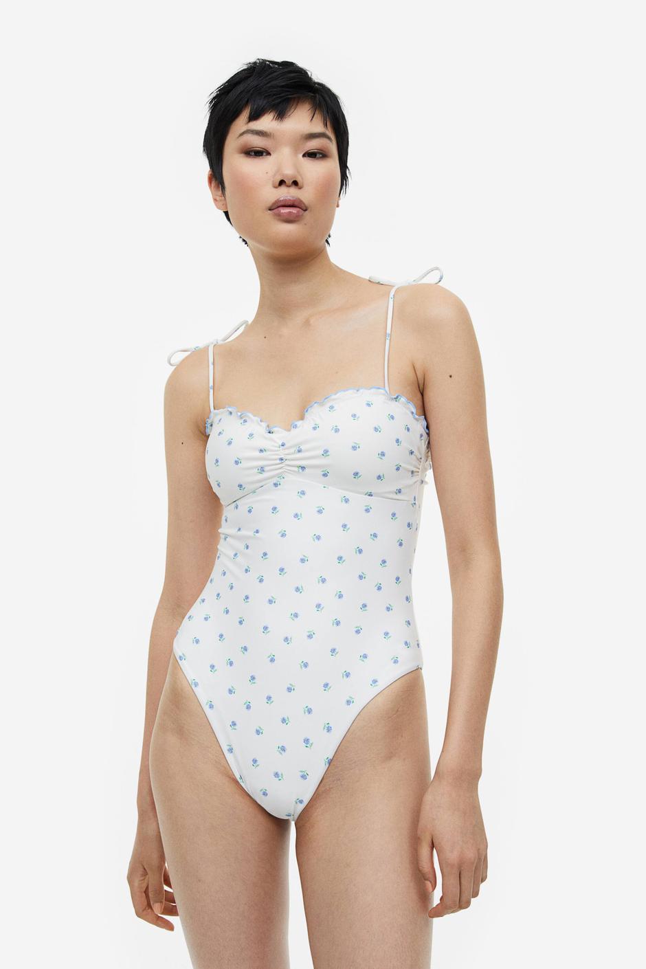 Foto: H&M, bijeli kupaći kostim (29,99 eura) | Autor: 