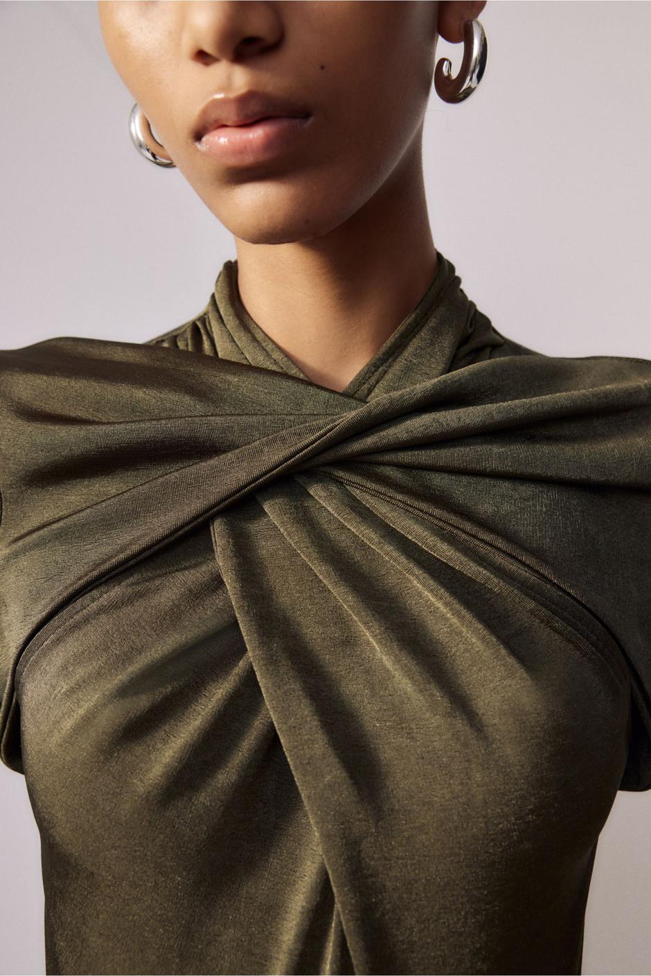 Foto: H&M, elegantni top u zelenoj boji | Autor: H&M