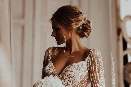 Manekenka je postala viralna u goloj vjenčanici koju bi trebalo 'spremiti za spavaću sobu'
